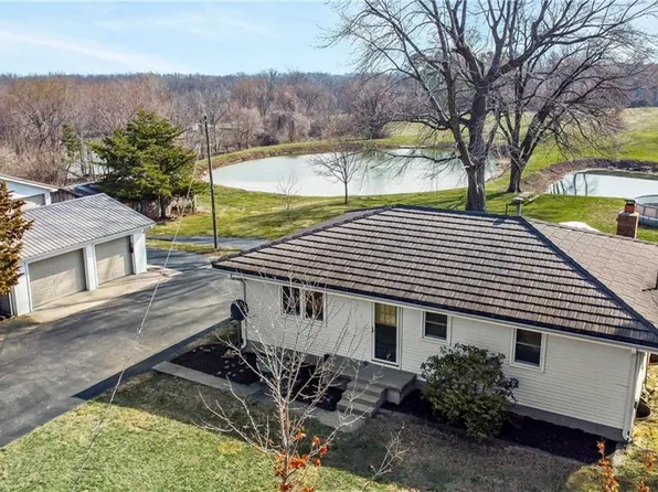 9005 Stillhouse Rd, Liberty, MO 64068