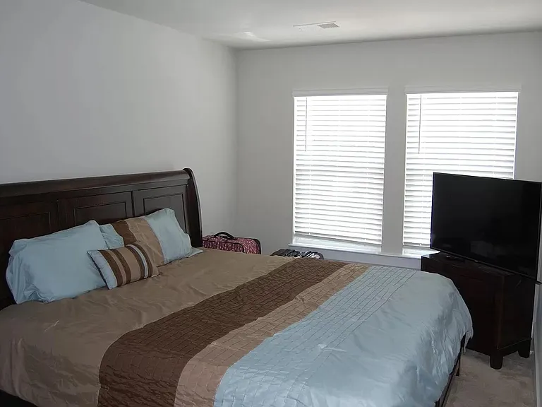 415 Hague Dr — Photo 19