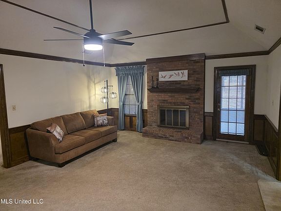 2nd image of 8625 Deer Creek Cir