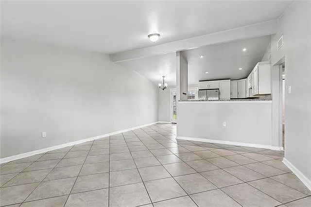 3 bed, 1.5 bath, 1025 sqft, $1,800 — Photo 4