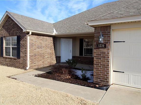 3rd image of 1230 Lariat Dr