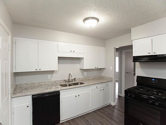 4th image of 4209 Moss St