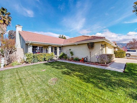 2nd image of 44276 Alsace Ln