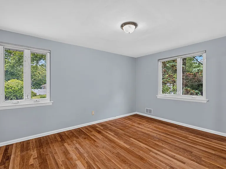 11 Lockwood Ln — Photo 13