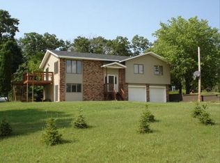 N6833 Hillside Rd, Portage, WI 53901