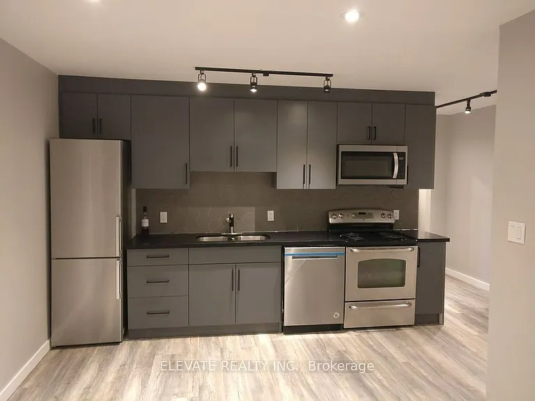 549 McRoberts Ave — Photo 3