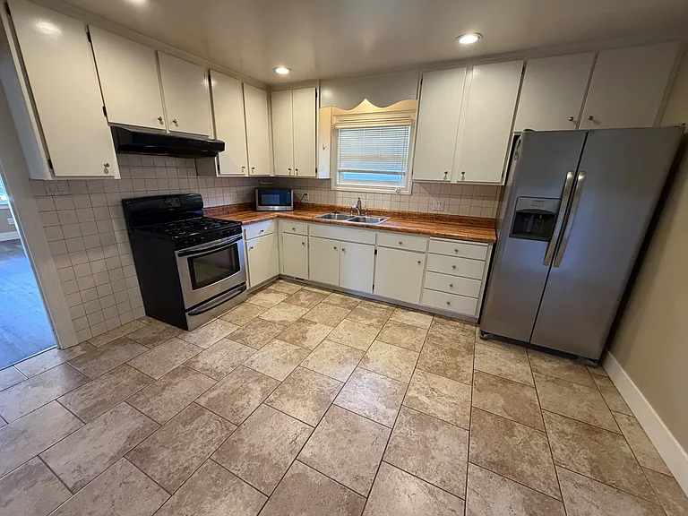 30 Merrill St — Photo 3