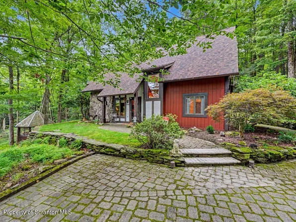 121 State Route 2067, Clifford Township, PA 18470
