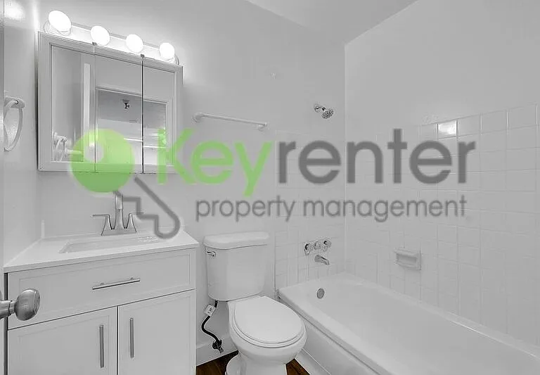 2320 P St #309 — Photo 10