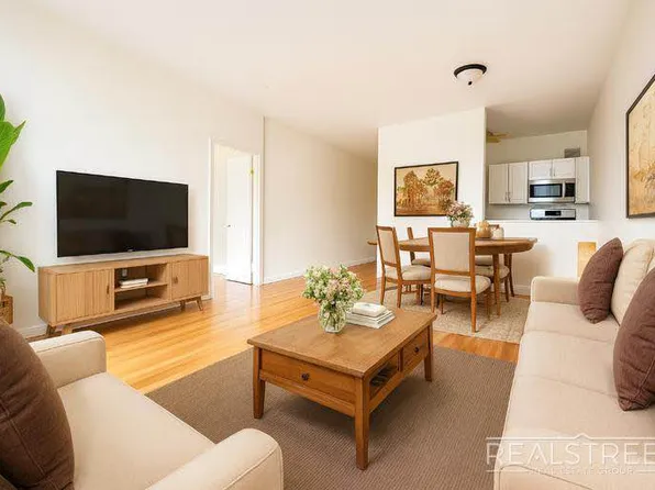 2330 Ocean Avenue image 1 of 7