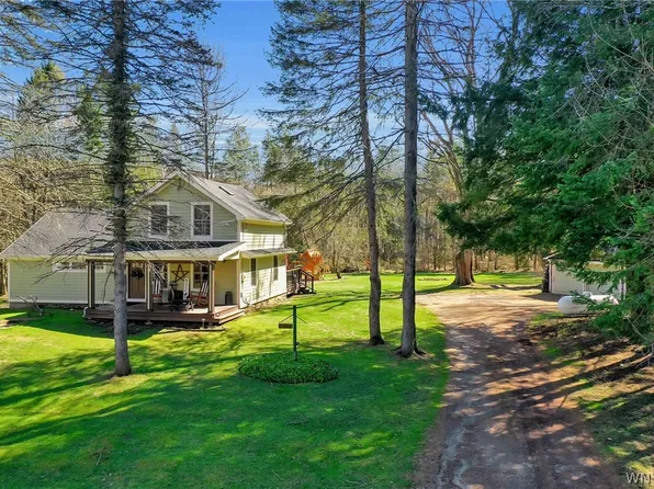 2566 Genesee Rd, Arcade, NY 14009