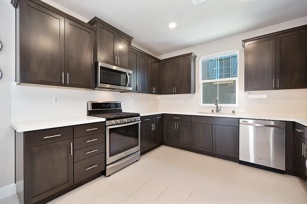 3 bed, 2.5 bath, 1684 sqft, $3,100 — Photo 3