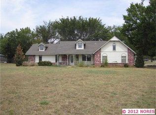 24822 S Pleasant View Dr, Claremore, OK 74019