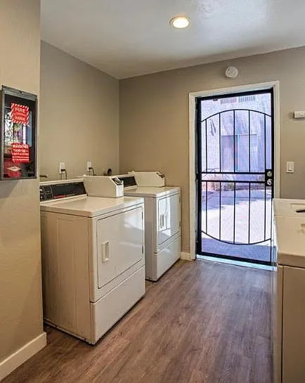 7227 Richfield Street Apartments — Photo 9