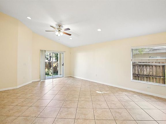 3rd image of 2719 W Union St