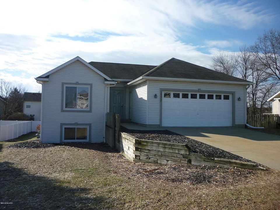 1st image of 14372 Pine Creek Dr