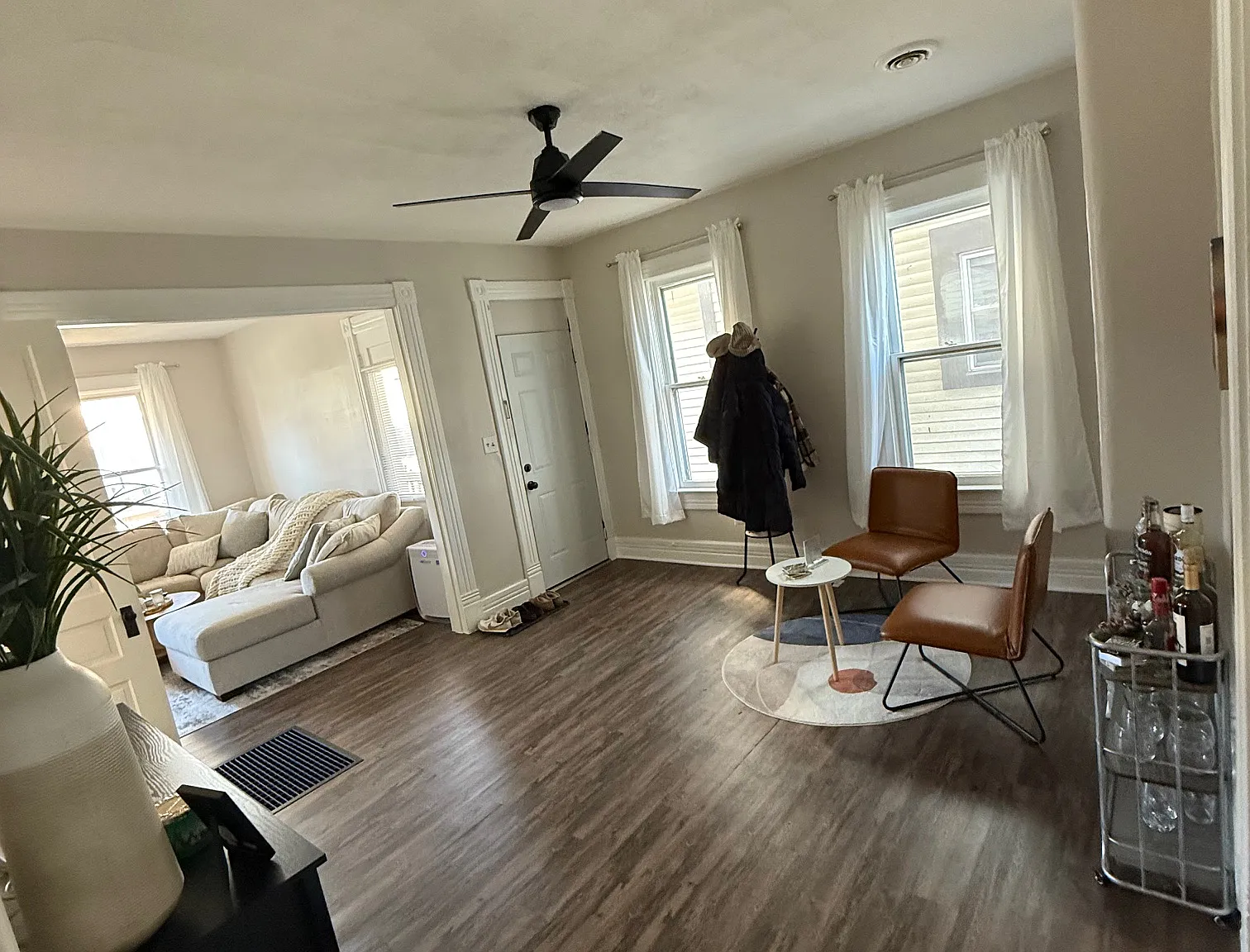 3 bed, 1.5 bath, 1200 sqft, $1,600 — Photo 4