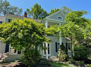 32720 N Burr Oak Dr, Solon, OH 44139