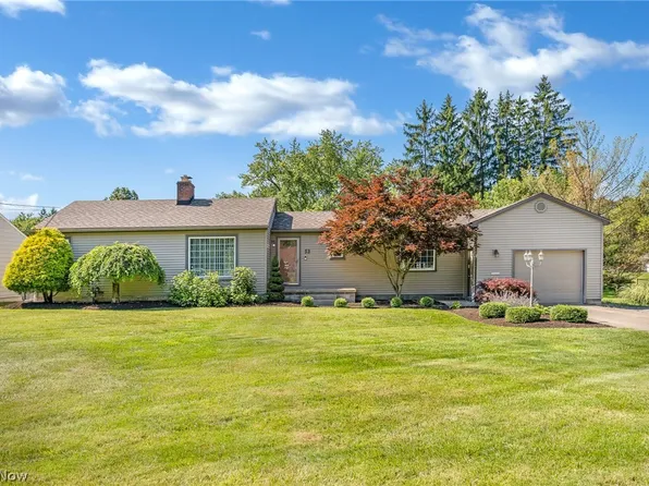 53 Hilltop Blvd, Canfield, OH 44406