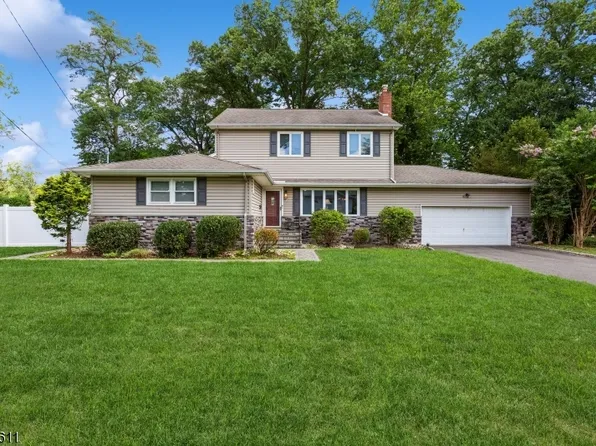 2 Byron Ln, Fanwood Boro, NJ 07023