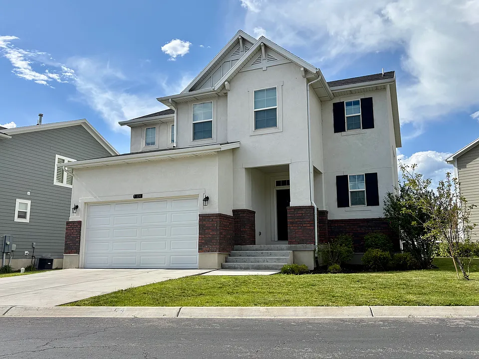 104 W Glenna Way