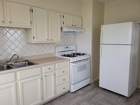 3rd image of 2793 Osceola Ave