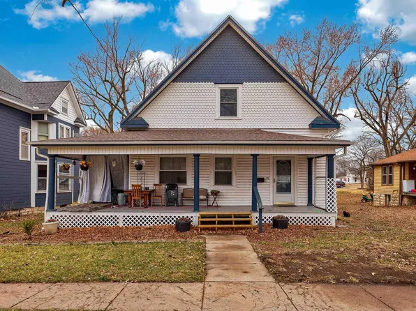 523 Kansas Ave, Holton, KS 66436