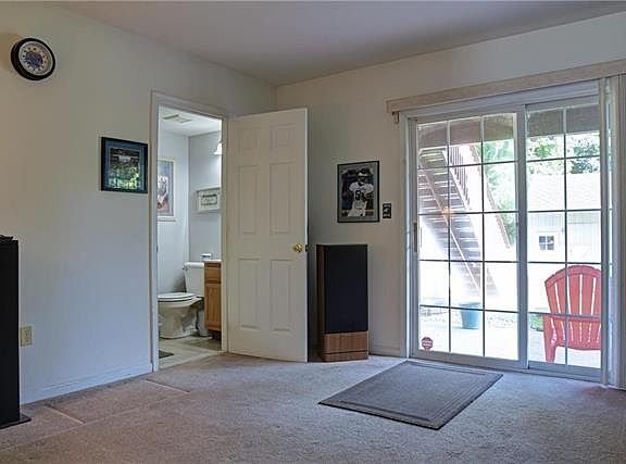 2nd image of 1024 W Tioga St