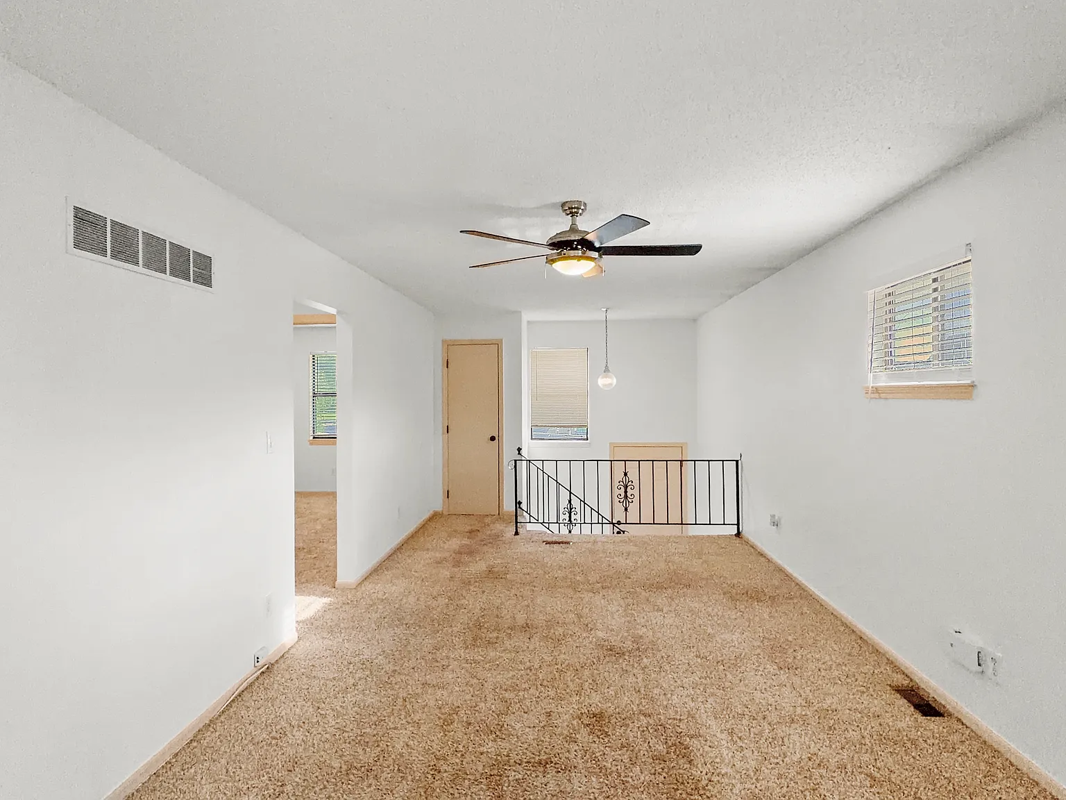 2 bed, 1100 sqft, $1,560 — Photo 4