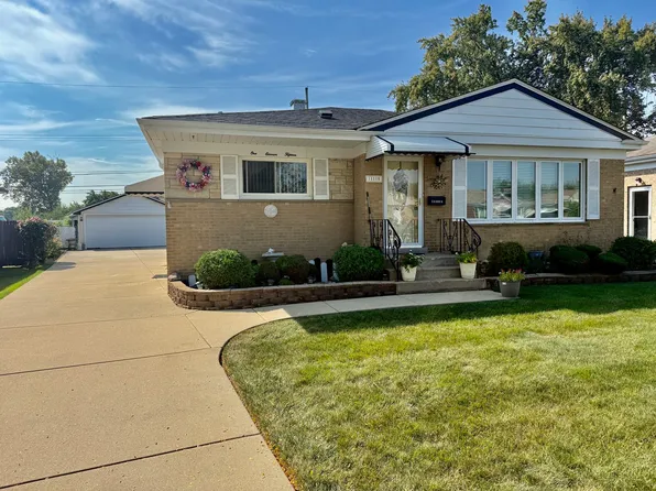 11115 Shelley St, Westchester, IL 60154