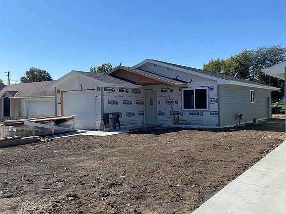 3rd image of 2219 Hanford St