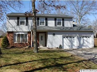 102 Fox Hollow Dr, Lanoka Harbor, NJ 08734