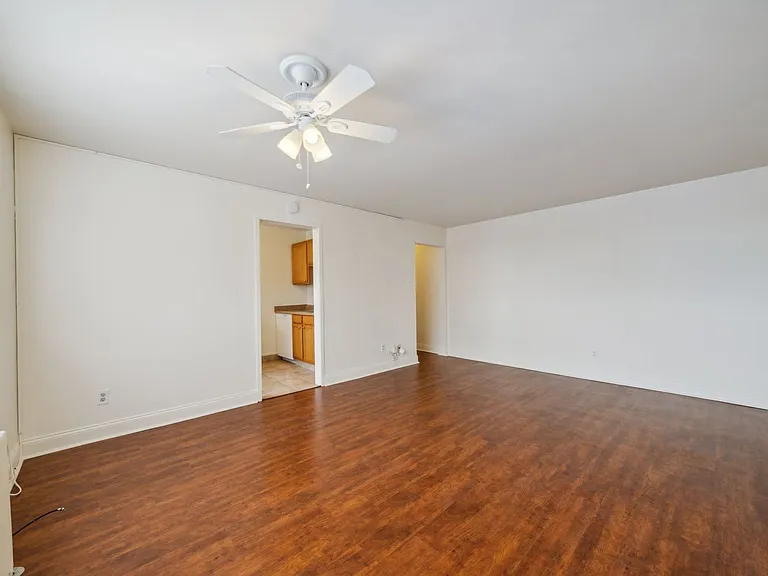 640 Southcrest Dr — Photo 4