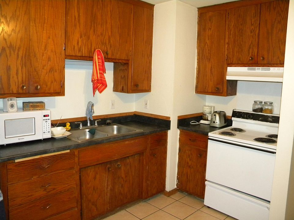 1st image of 819 8th St SE #3