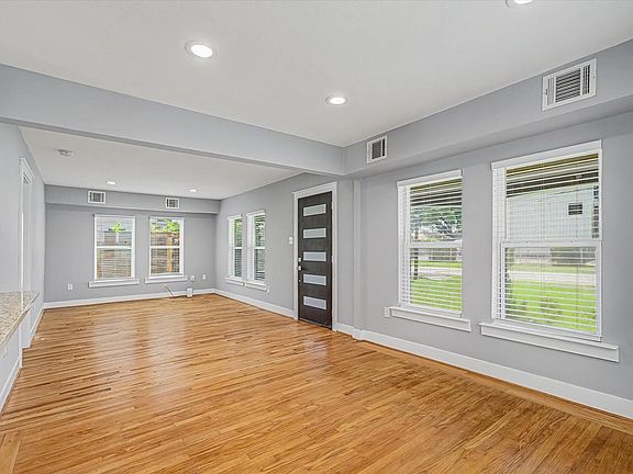 5th image of 515 Caplin St