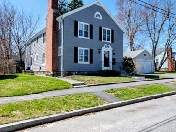 9 Rowena St #2, Worcester, MA 01606
