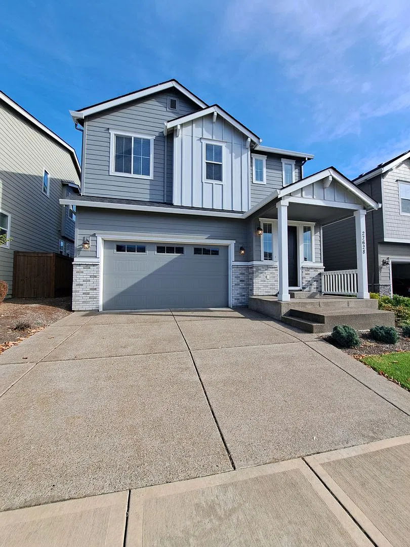 4 bedroom Desired Area Wilsonville — Photo 1