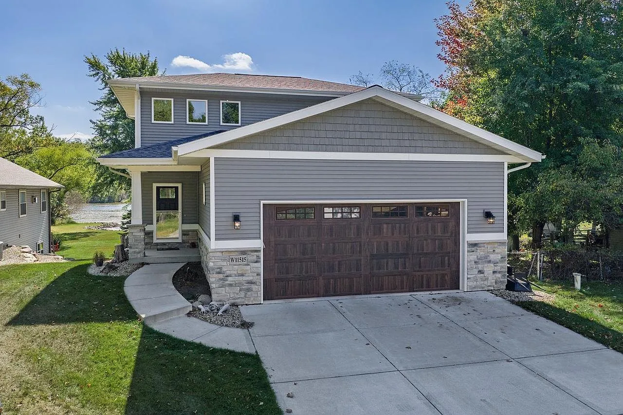 W11515 Demynck Road photo 1