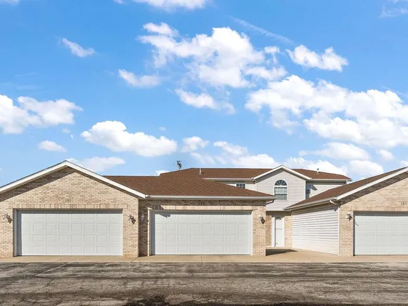 191 Mallard Pointe Dr, Valparaiso, IN 46385