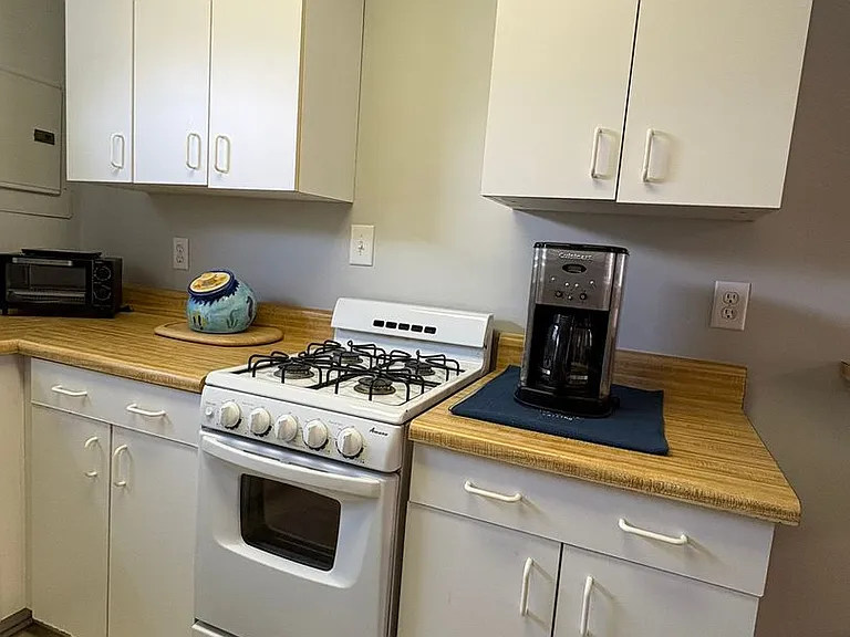 123 S Zetterower Ave — Photo 2