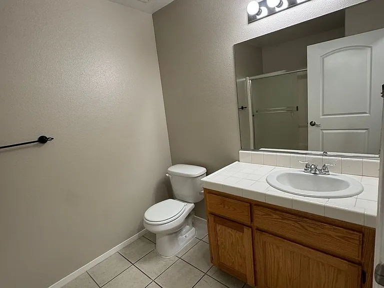 2752 Oriole 2822 #2826 — Photo 12
