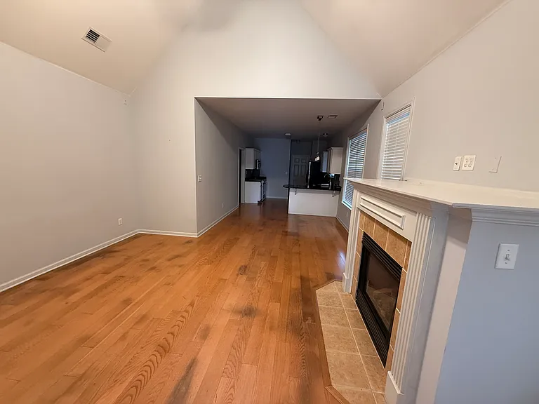 1353 Island Shore Dr — Photo 2