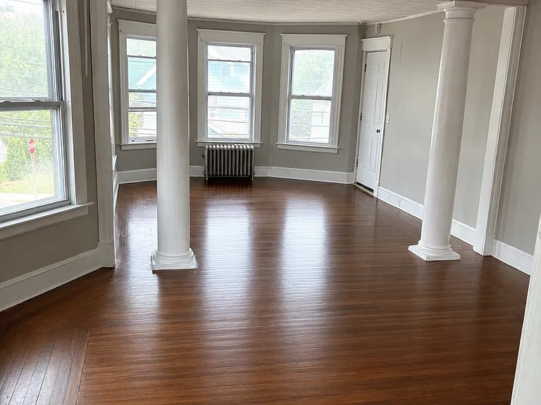 45 Divinity St #2 — Photo 1