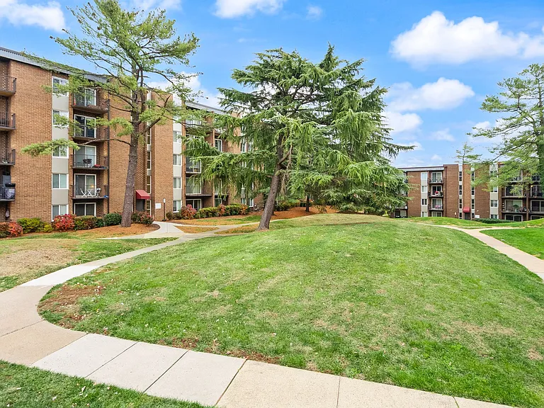 60 S Van Dorn St #306 — Photo 42