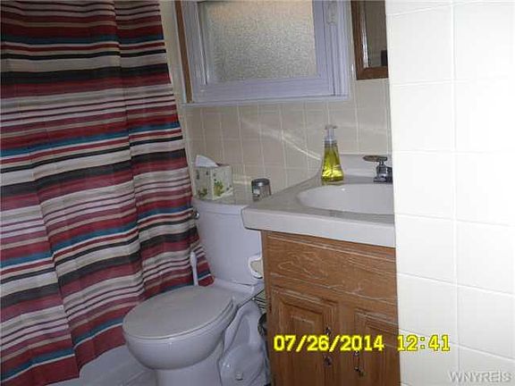 5th image of 72 Woodridge Ave