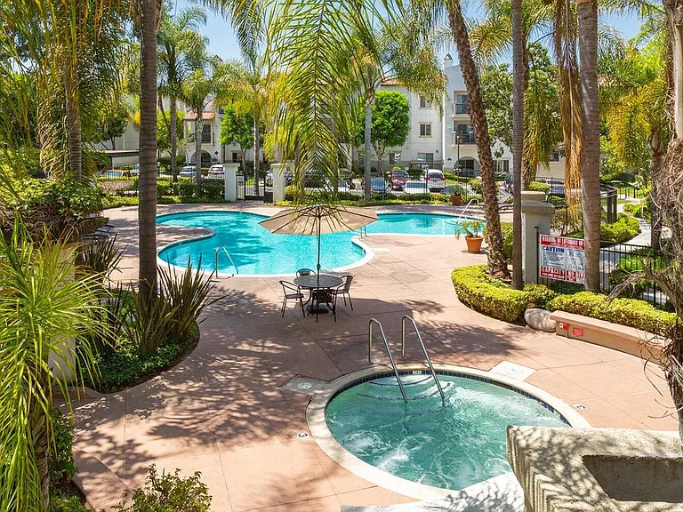 Elan Sevilla Pool and Spa