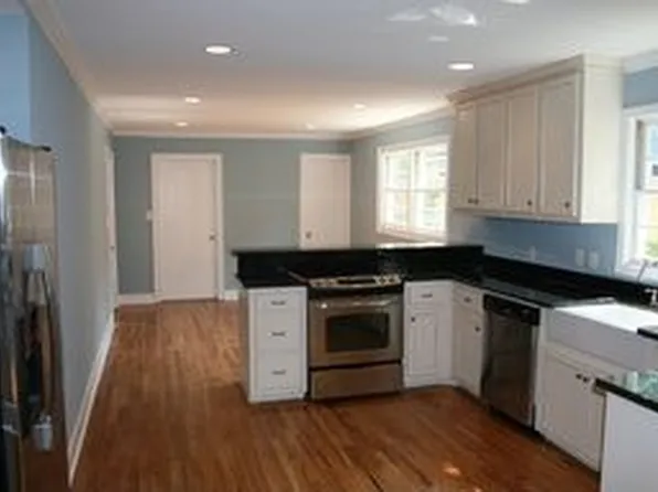 49 W Washington St, Newnan, GA 30263