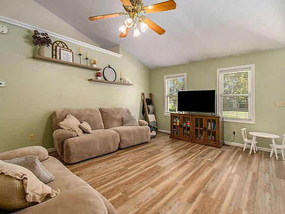 5th image of 30520 Pine Bluff Dr