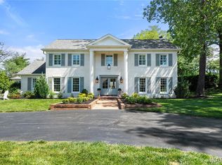 561 Tregaron Pl, Saint Louis, MO 63131