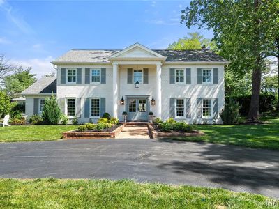 561 Tregaron Pl, Saint Louis, MO, 63131